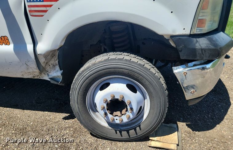 image for item NZ9923 2007 Ford  F450 Super Duty flatbed truck