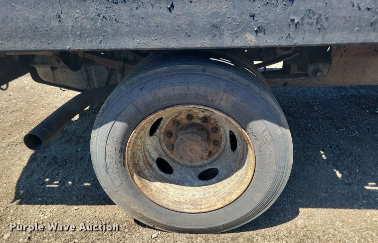 image for item NZ9923 2007 Ford  F450 Super Duty flatbed truck