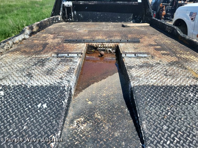 image for item NZ9925 2001 Ford  F450 Super Duty flatbed truck