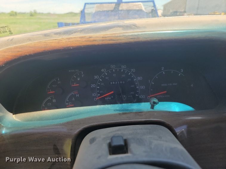 image for item NZ9925 2001 Ford  F450 Super Duty flatbed truck