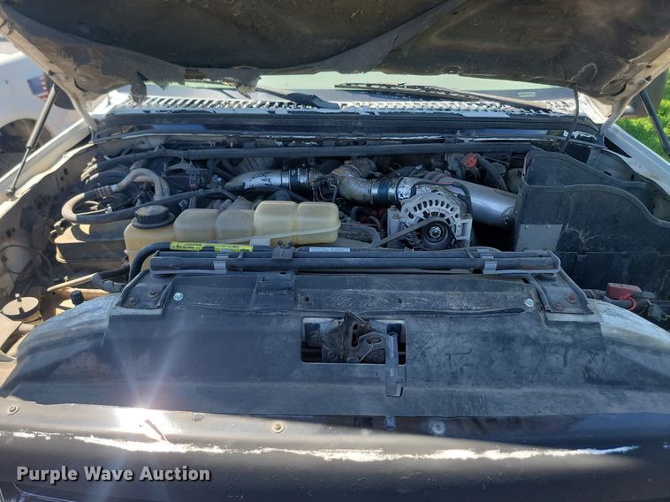 image for item NZ9925 2001 Ford  F450 Super Duty flatbed truck