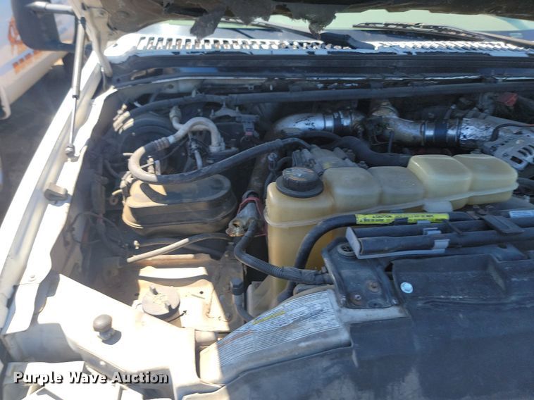 image for item NZ9925 2001 Ford  F450 Super Duty flatbed truck