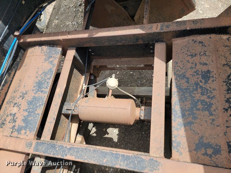 image for item OD9526 1986 Midland  MG40C bottom dump trailer