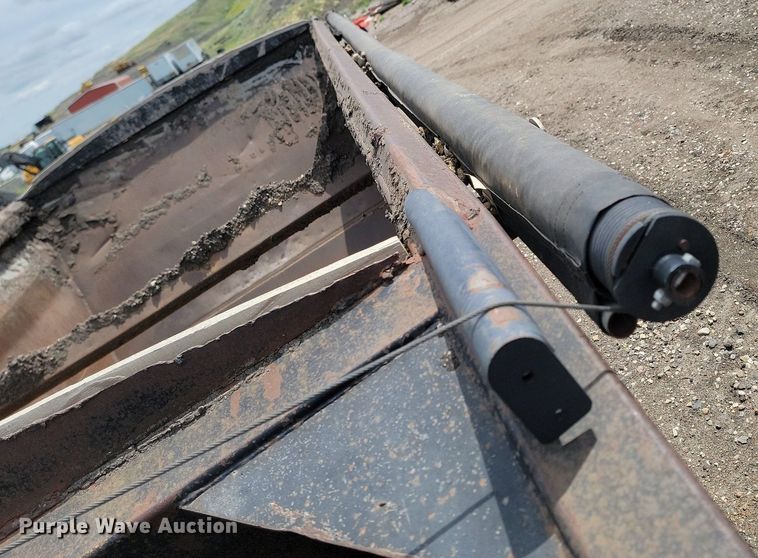 image for item OD9526 1986 Midland  MG40C bottom dump trailer