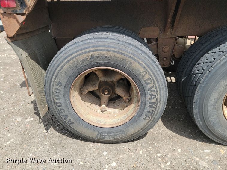 image for item OD9526 1986 Midland  MG40C bottom dump trailer