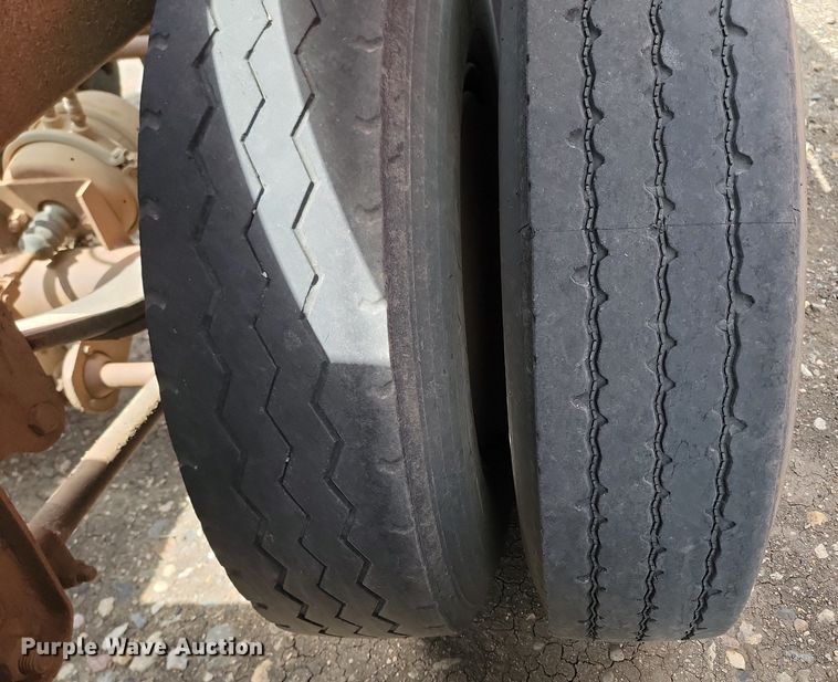 image for item OD9526 1986 Midland  MG40C bottom dump trailer