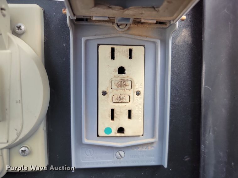 image for item OD9566 Generac Magnum Pro MLT6SM light plant