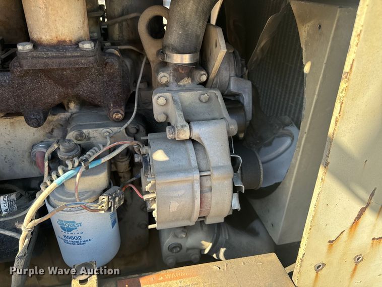 image for item OF9703 Ingersoll-Rand RT706E forklift