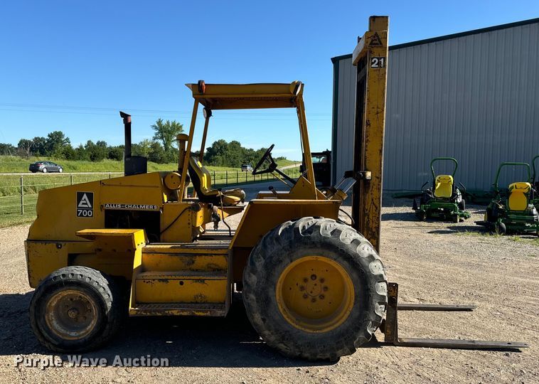 image for item OF9704 Allis-Chalmers  700-G forklift