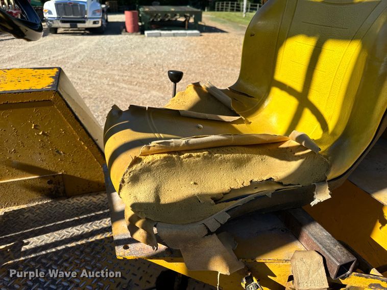 image for item OF9704 Allis-Chalmers  700-G forklift