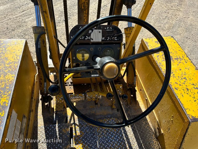image for item OF9704 Allis-Chalmers  700-G forklift