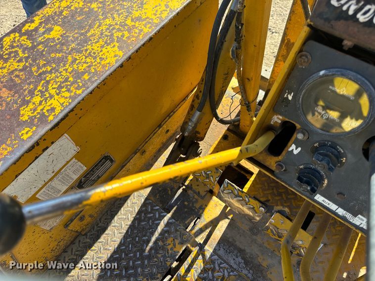 image for item OF9704 Allis-Chalmers  700-G forklift