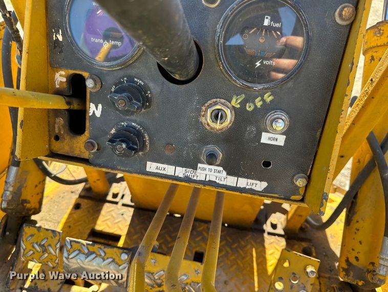 image for item OF9704 Allis-Chalmers  700-G forklift