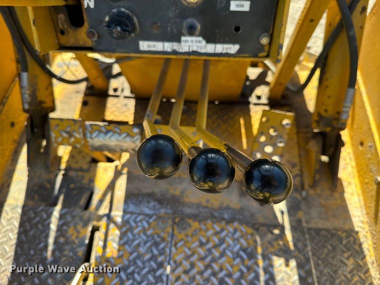 image for item OF9704 Allis-Chalmers  700-G forklift