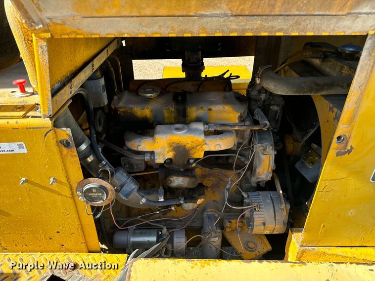 image for item OF9704 Allis-Chalmers  700-G forklift