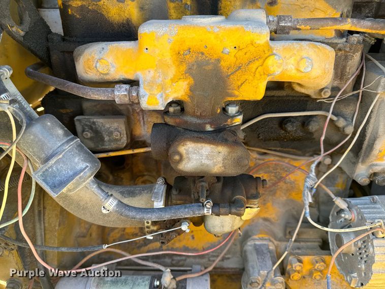 image for item OF9704 Allis-Chalmers  700-G forklift