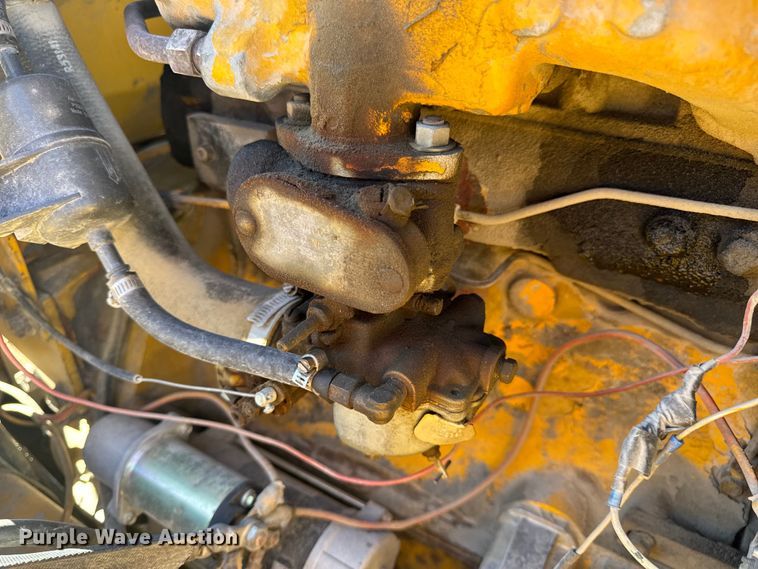 image for item OF9704 Allis-Chalmers  700-G forklift