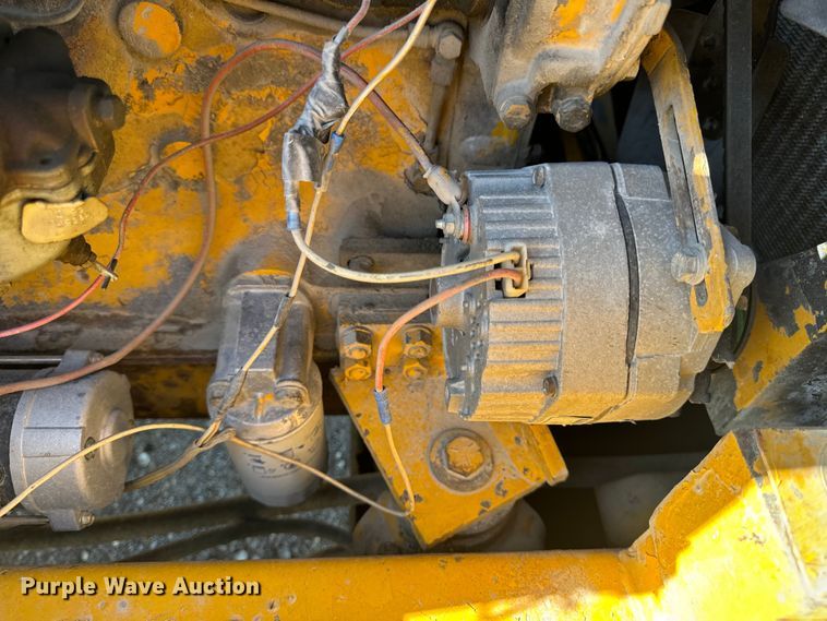 image for item OF9704 Allis-Chalmers  700-G forklift