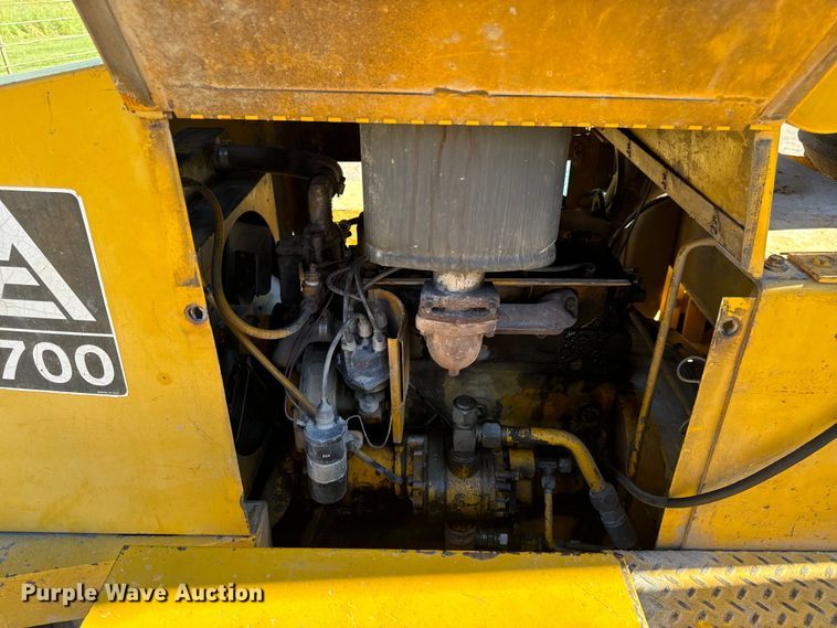 image for item OF9704 Allis-Chalmers  700-G forklift