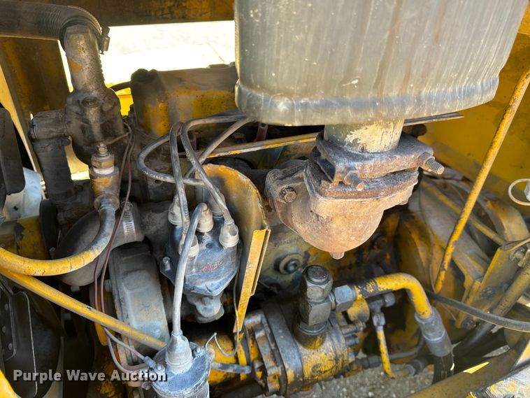 image for item OF9704 Allis-Chalmers  700-G forklift