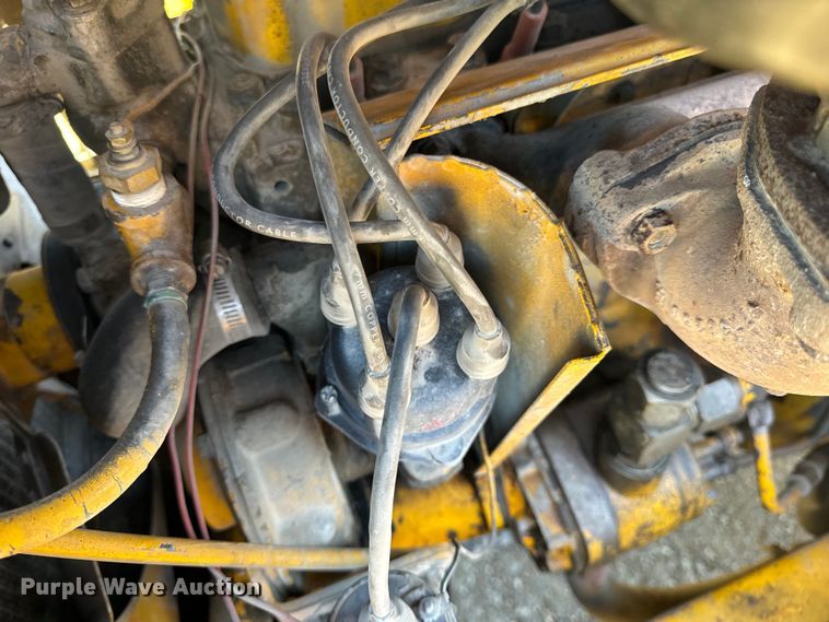 image for item OF9704 Allis-Chalmers  700-G forklift