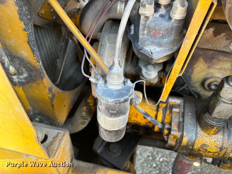 image for item OF9704 Allis-Chalmers  700-G forklift