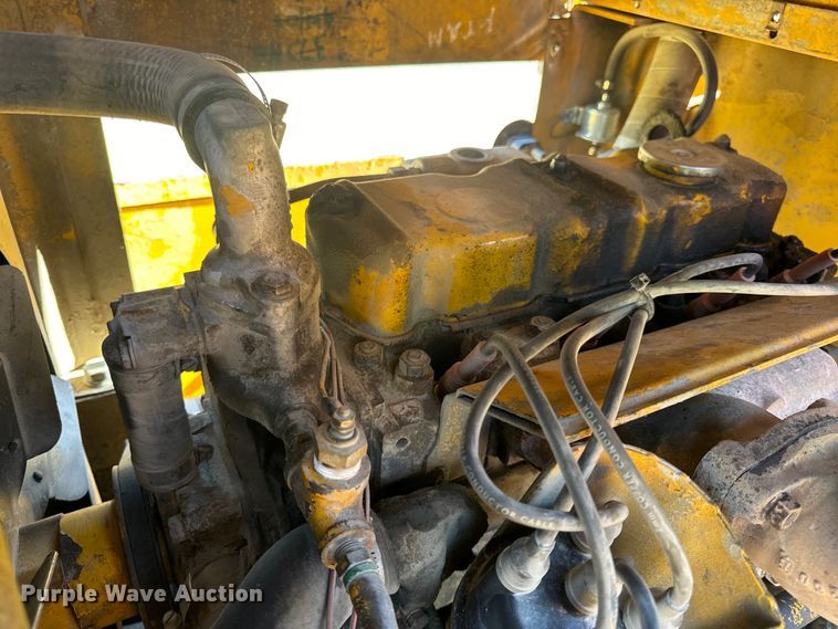 image for item OF9704 Allis-Chalmers  700-G forklift