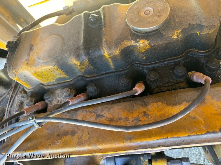 image for item OF9704 Allis-Chalmers  700-G forklift