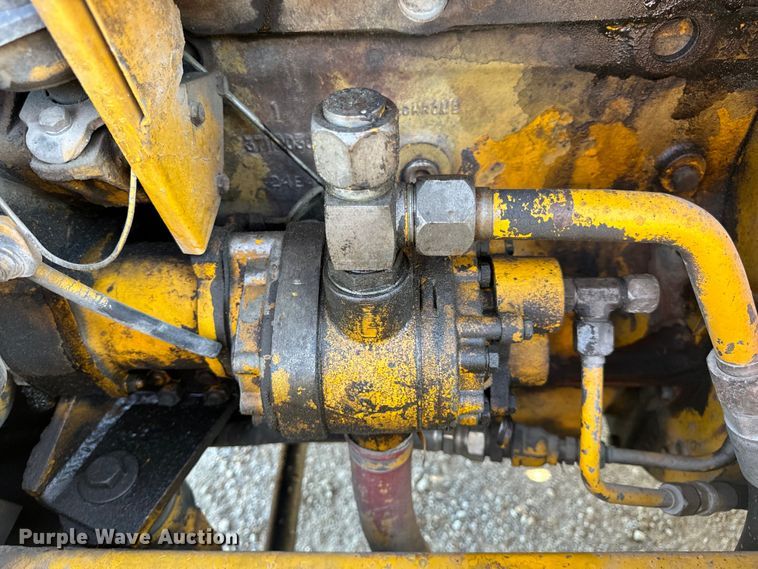 image for item OF9704 Allis-Chalmers  700-G forklift