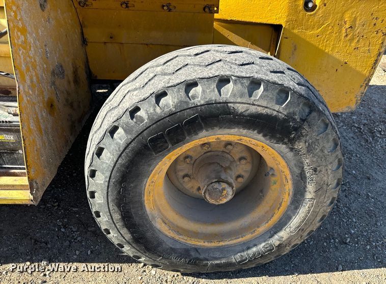 image for item OF9704 Allis-Chalmers  700-G forklift