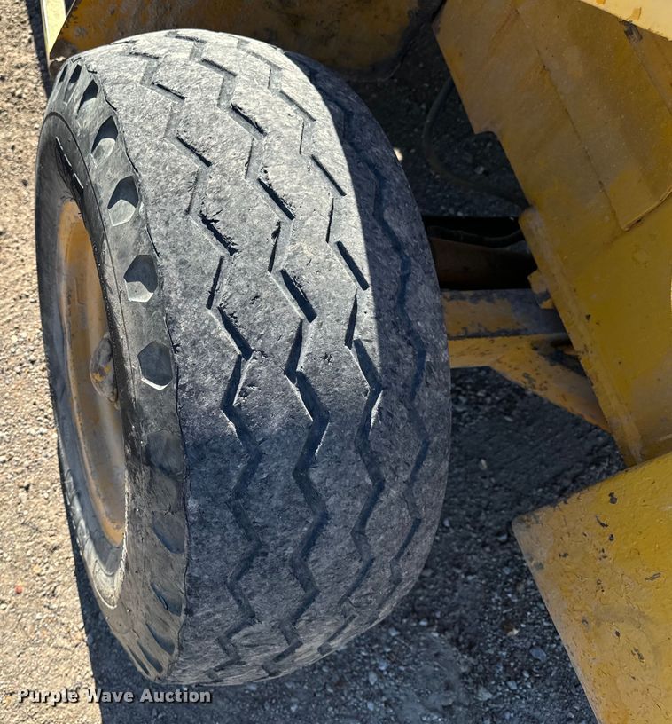 image for item OF9704 Allis-Chalmers  700-G forklift