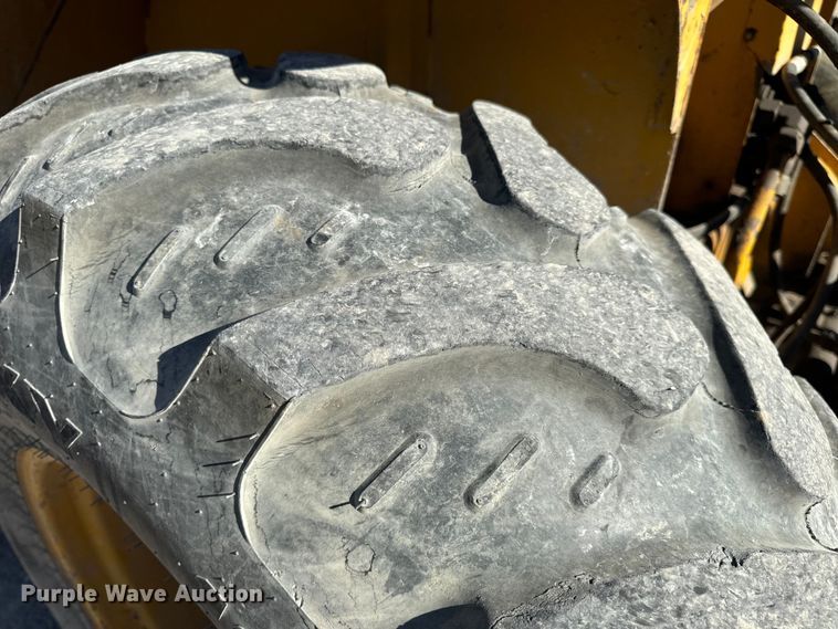 image for item OF9704 Allis-Chalmers  700-G forklift