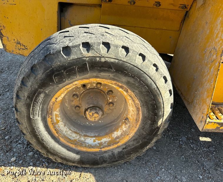 image for item OF9704 Allis-Chalmers  700-G forklift