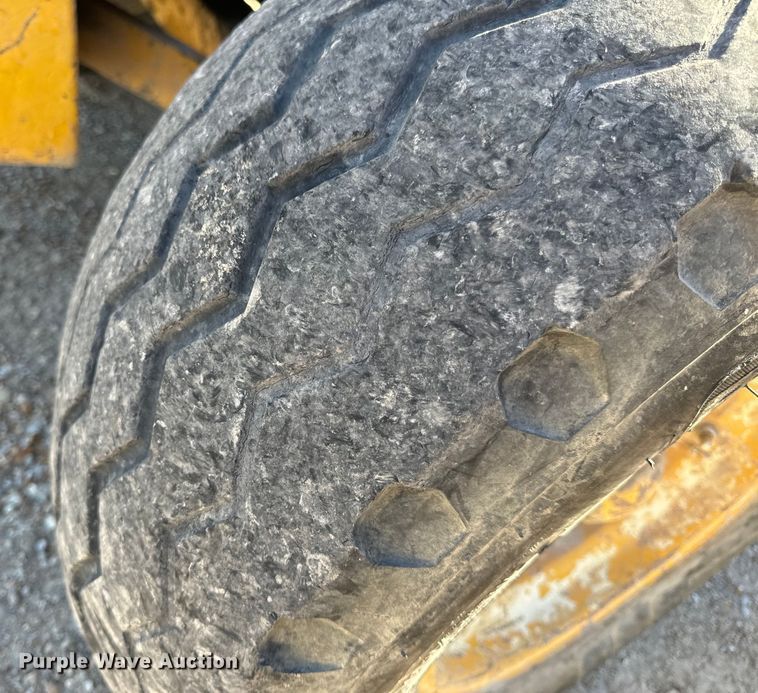 image for item OF9704 Allis-Chalmers  700-G forklift