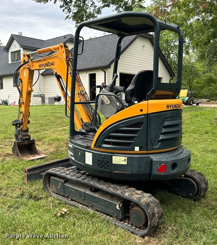image for item OF9721 2016 Hyundai Robex 25Z-9AK mini excavator