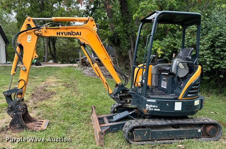 image for item OF9721 2016 Hyundai Robex 25Z-9AK mini excavator