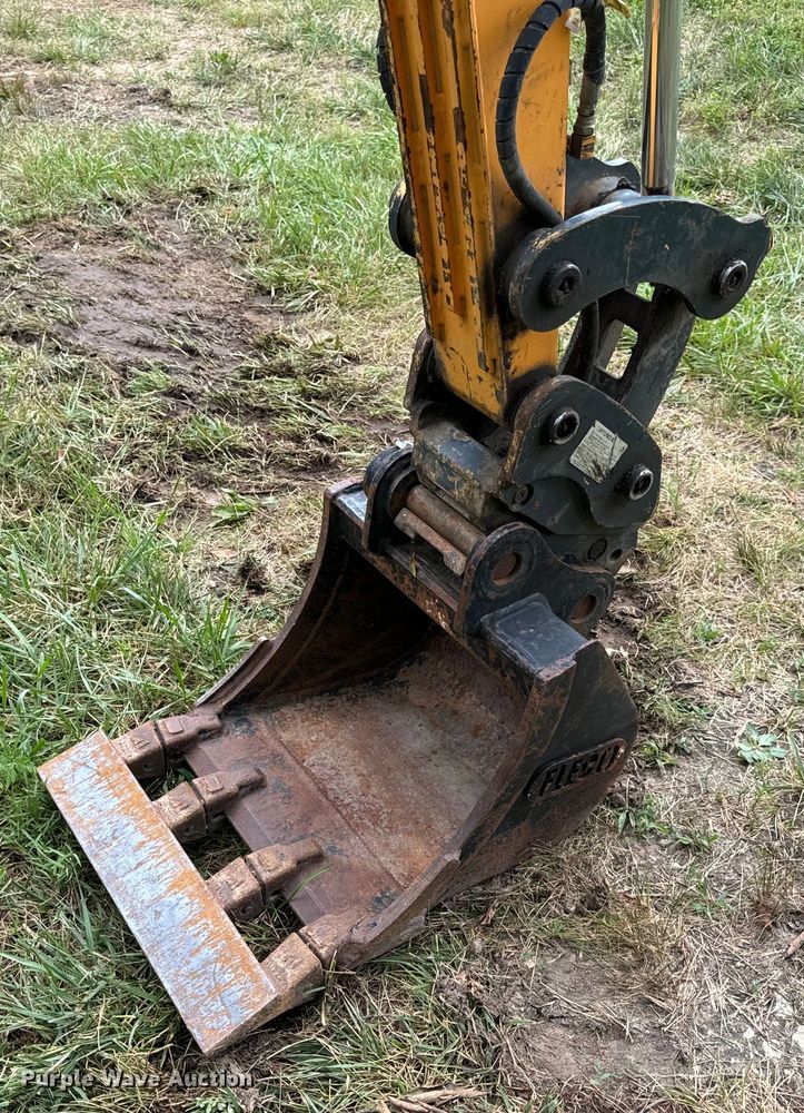 image for item OF9721 2016 Hyundai Robex 25Z-9AK mini excavator