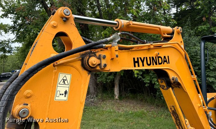 image for item OF9721 2016 Hyundai Robex 25Z-9AK mini excavator