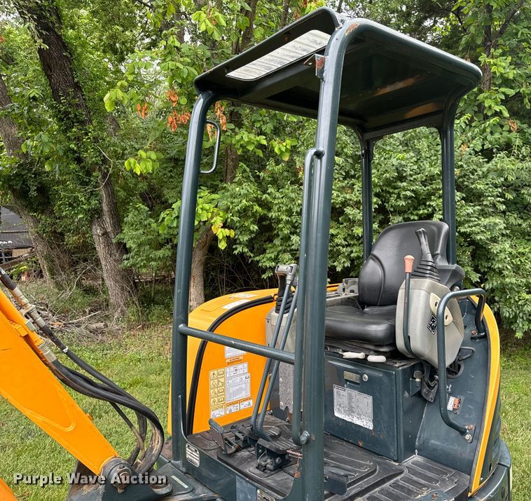 image for item OF9721 2016 Hyundai Robex 25Z-9AK mini excavator