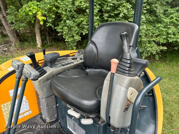 image for item OF9721 2016 Hyundai Robex 25Z-9AK mini excavator