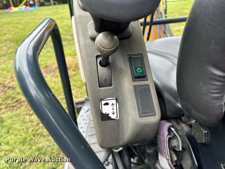 image for item OF9721 2016 Hyundai Robex 25Z-9AK mini excavator