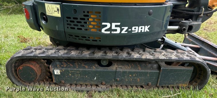 image for item OF9721 2016 Hyundai Robex 25Z-9AK mini excavator