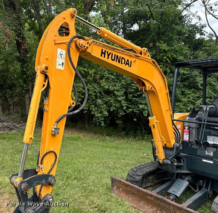 image for item OF9722 2016 Hyundai Robex 35Z-9A mini excavator