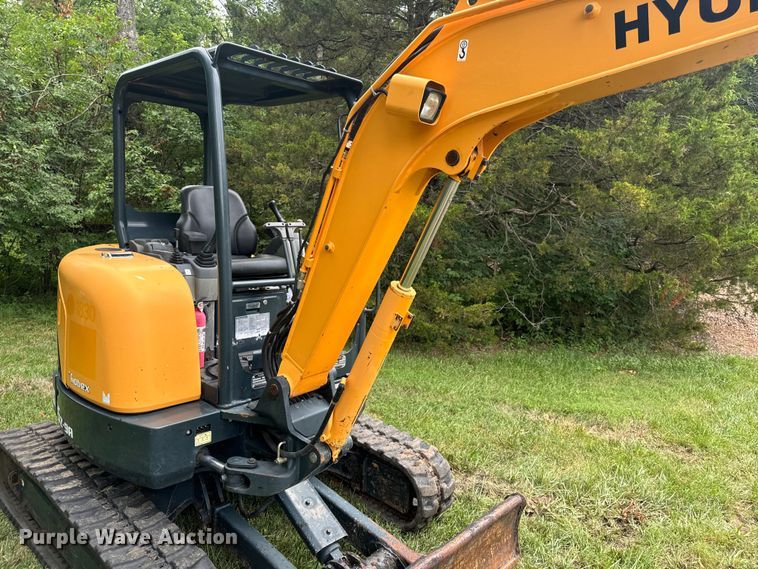 image for item OF9722 2016 Hyundai Robex 35Z-9A mini excavator
