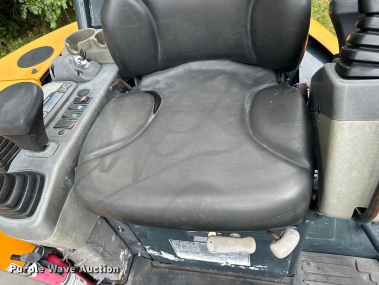 image for item OF9722 2016 Hyundai Robex 35Z-9A mini excavator