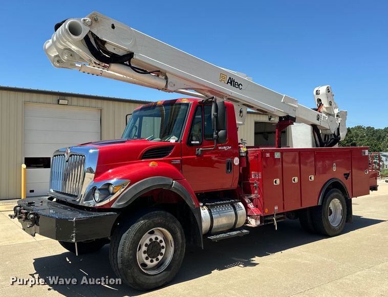image for item OF9727 2013 International  WorkStar 7400 bucket truck