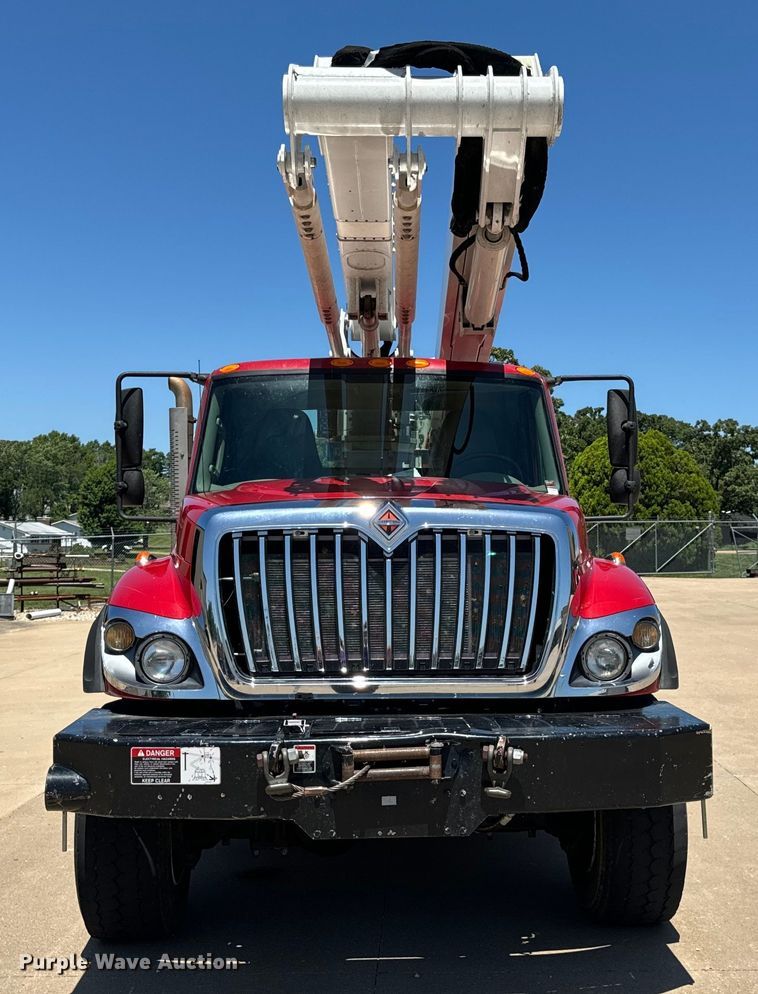 image for item OF9727 2013 International  WorkStar 7400 bucket truck