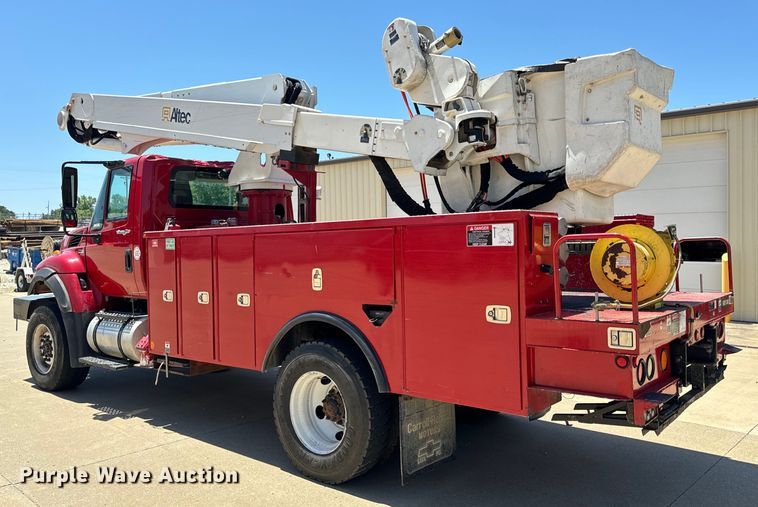 image for item OF9727 2013 International  WorkStar 7400 bucket truck