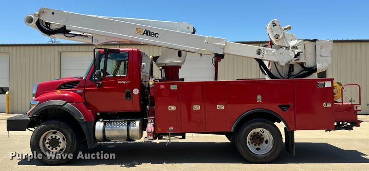 image for item OF9727 2013 International  WorkStar 7400 bucket truck