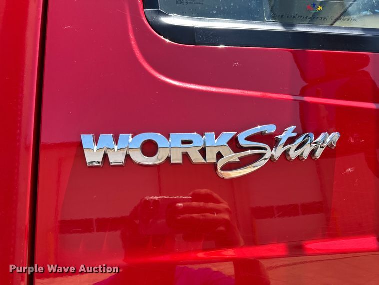 image for item OF9727 2013 International  WorkStar 7400 bucket truck